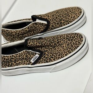 Kids vans leopard slip on shoes sz1.5